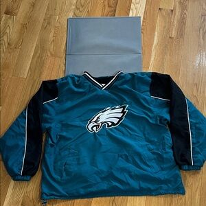 Vintage Philadelphia Eagles pull over